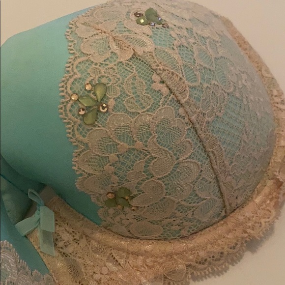 BUNDLE! two Victoria’s Secret bling Demis in 34DD - Picture 2 of 4